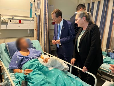 הנשיא הרצוג ביקר את הפצועים בבית החולים שמיר