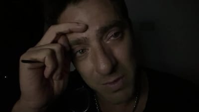 בדמעות וגרון חנוק: משה אשכנזי נשבר מול המצלמה