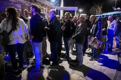 נתניהו נפגש עם חלק ממשפחות החטופים: "אין מקום לכולם"