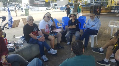 הרב סתיו במאהל משפחות החטופים: כולנו עם אחד