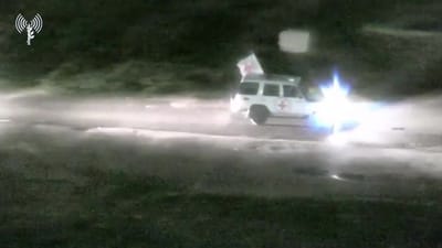 החטופים הגיעו לידי הצלב האדום