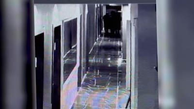 צרחות במלון: ניסו לפרוץ לחדרים של המפונים