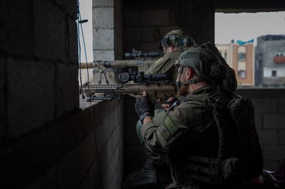 צפו: לוחמי דובדבן בפשיטה על מבנה חמאס בעזה