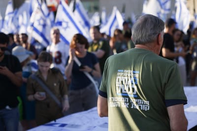פעיל אחים לנשק עודד הצבעה; הארגון הגיש תלונה