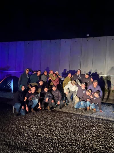 לא מוותרים: פעילים חסמו הלילה את מעבר כרם שלום