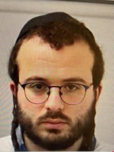 המשטרה חושפת: זה החשוד בביצוע עבירות מין בקטינים