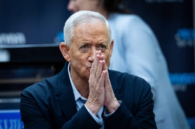 גנץ תוקף את נתניהו: "מפרק ומחליש אותנו מבפנים"