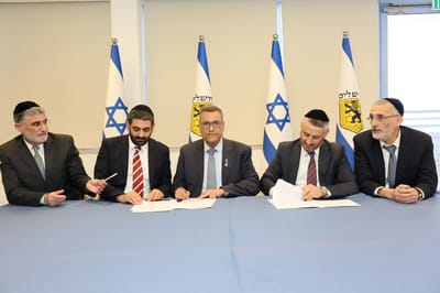 ליאון מקים קואליציה בלי המפלגות הסרוגות