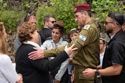 צפו: מפקדי צה"ל פוקדים את הקברים הצבאיים