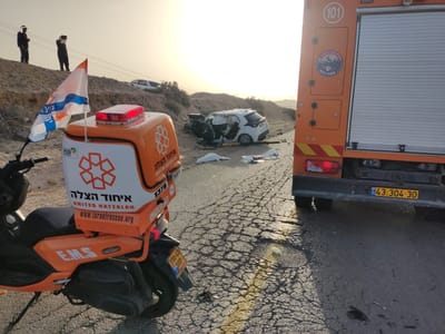 תאונת דרכים קטלנית בנגב: גבר כבן 40 נהרג, 4 נפצעו
