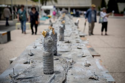 משפחות חטופים: המתווה החדש יגזור את דינם