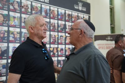 גנץ בצפון נגד נתניהו: "הוא היה צריך להיות פה היום"