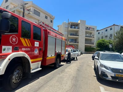 סבתא ותינוק חולצו מדירה בוערת בחיפה, מצבם קל
