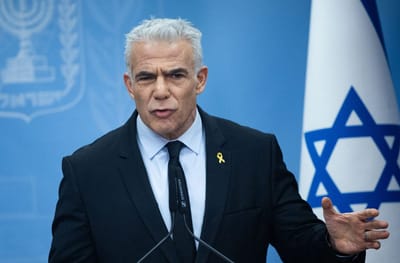בין מיתוג למהות: המלחמה של לפיד על תג ה"ימין" | גיא עזרא