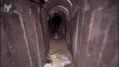 באופוזיציה משתלחים בנתניהו: בני הערובה נמקים במנהרות!