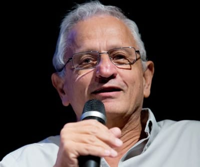 "בשתי מילים": נחום ברנע ממליץ לאיראנים איפה לתקוף