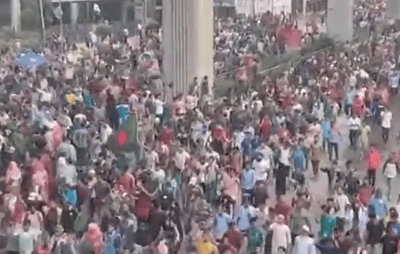 בלאגן בבנגלדש: ראש הממשלה ברחה, פרעות ברחובות