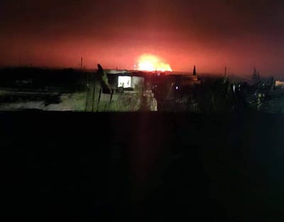 סוריה: פיצוצי ענק במחסני תחמושת בשדה התעופה בחומס