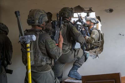 בתיעוד מהרחפן: חיסול מחבלים חמושים ואיתור אמצעי לחימה