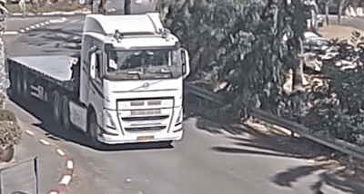 צפו: רגע הפגיעה של המשאית בפיגוע הדריסה בגלילות