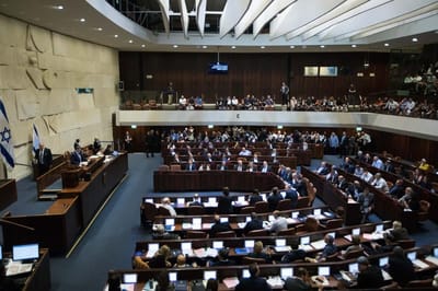 דרמה פוליטית: אבד הרוב לחוק המעונות