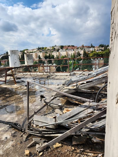 מטח כבד לצפון: 50 שיגורים לכרמיאל, 3 פצועים מרסיסים