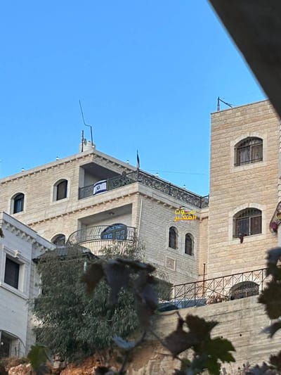 בתגובה לטרור: צה"ל תלה דגלי ישראל בכפר העוין בבנימין
