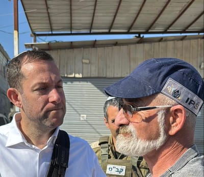 עמי תושב עמנואל משחזר את הפיגוע: "פתחתי באש והם נמלטו"