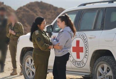 צפו: אגם ברגר חוברת לידי כוח צה"ל