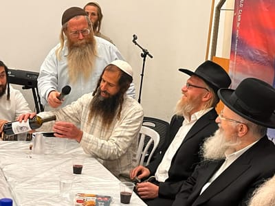מצמרר: הרב השכול בירך על היין שהוקדש לזכר בנו
