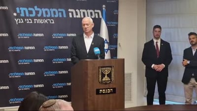 גנץ בעקיצה ליאיר גולן: ״מעולם לא נקטתי בסרבנות״
