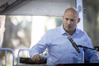 נפתלי בנט: "סכין בגב החיילים והמילואימניקים"