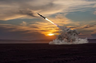 פעם שנייה ביממה: טיל ששוגר מתימן התפרק בדרך לישראל