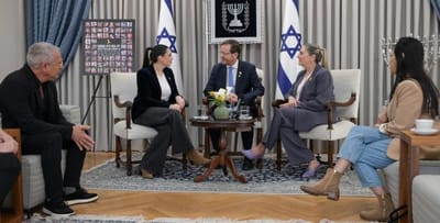 הרצוג ליובל רפאל: "הזעקה שלך 'עם ישראל חי' הרטיטה את הלבבות"