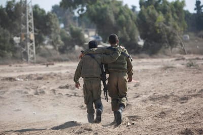 עוצרים הכל ומתפללים להצלחת חיילי צה"ל