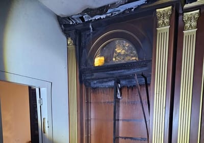 חשד להצתה בביה"כ של הרב יוסף: צלב צויר על בית סמוך | תיעוד