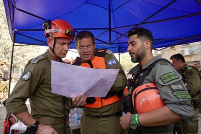 מפקד פיקוד העורף על השינוי בהנחיות: נעקוב וננהג באחריות״
