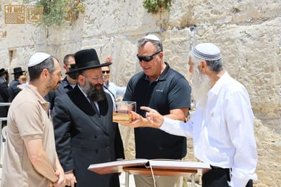 הגנרל האמריקאי הבכיר ביקר בכותל: "מי יתן ותמצא שלווה"