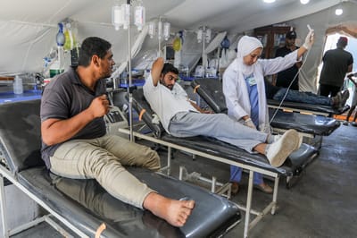 נערכים לפינוי אוכלוסיה: החלו שיחות להקמת בתי חולים בדרום עזה