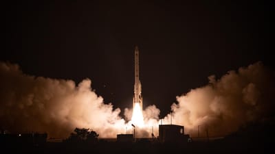 הישג אדיר לתעשייה הביטחונית: כך שוגר הלווין אופק 19. צפו