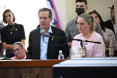 הרצוג בהלווית ענבר הימן: "סליחה שלא היינו שם עבורכם"