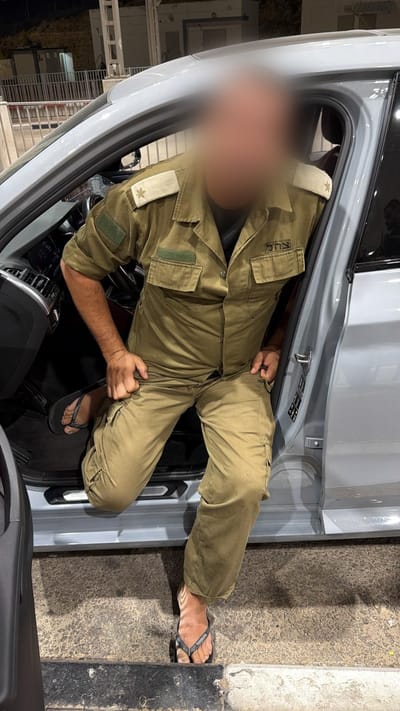 עם מדי צה"ל וכפכפים – כך נתפס מבריח השב"חים