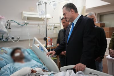 כ"ץ ביקר את הלוחמים הפצועים באירוע ברפיח: "עם ישראל גאה בכם"