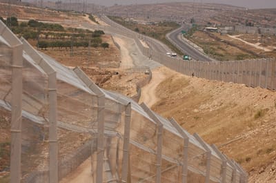מחדל: ניצלו את תפקידם והכניסו מאות שב"חים לישראל