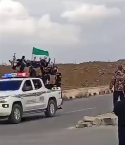 צפו: שיירת חמושים סורים מתקרבת ללוחמי צה"ל בסוריה