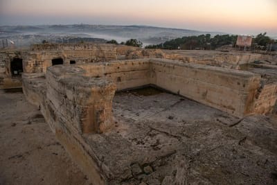 ממצא נדיר בנבי סמואל: נר חרס בן כ־2,000 שנה מתקופת החשמונאים