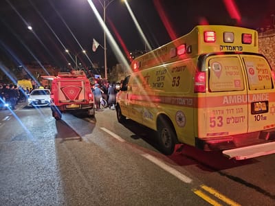 אוטובוס דהר אל עבר המפגינים, נער בן 18 נהרג ושלושה נפצעו
