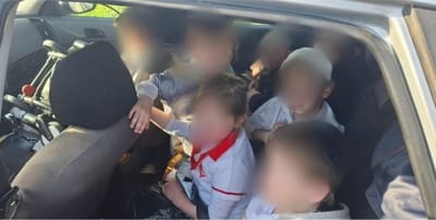 מסוכן: משפחה בת 11 נפשות נסעה ברכב פרטי עם תינוק בתא המטען 