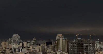 עננים שחורים בשמי איראן