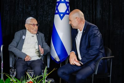 שורד השואה ישעיהו פויר עם יו"ר הכנסת אמיר אוחנה
